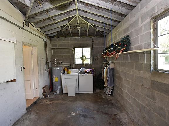 4th image of 1031 Clearview Ave