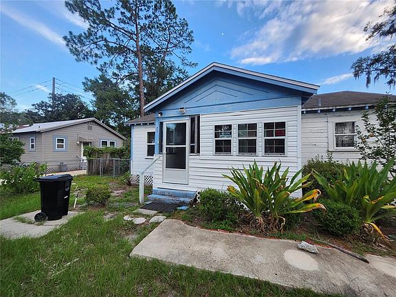 3rd image of 1427 SE 1ST AVENUE