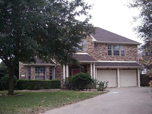 2nd image of 106 S Carriage Hills Dr