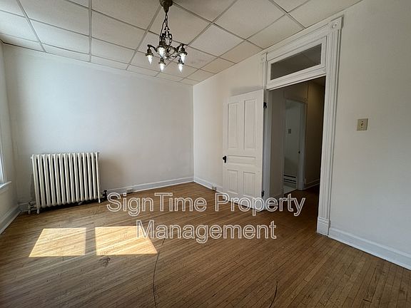 5th image of 117-121 E Antietam St
