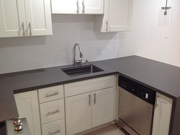 2nd image of 2244 Lakeshore Ave APT 9