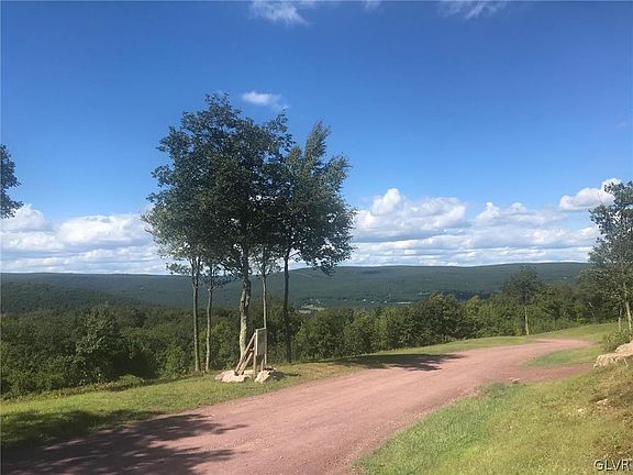 3rd image of Flagstaff Dr