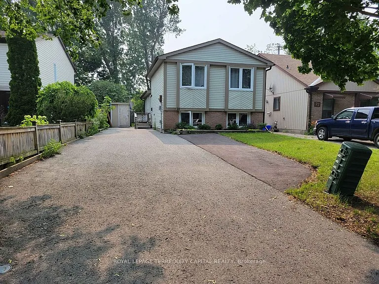 20 Mowat Cres #UPPER — Photo 2