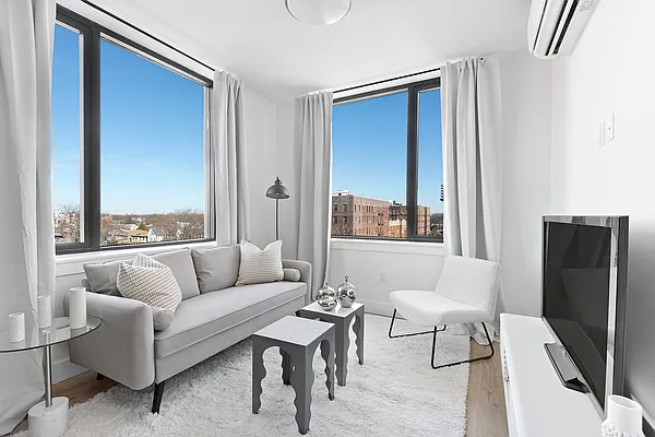 Rented by Compass | media 9