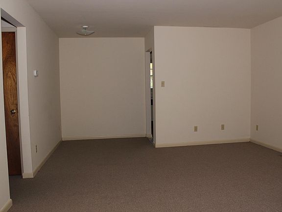 5th image of 10071 Rogers Dr #4