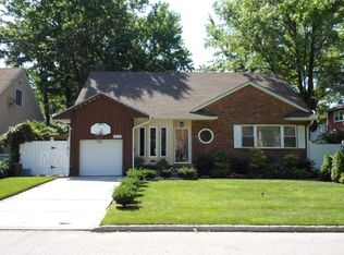 19312 85th Rd, Hollis, NY 11423