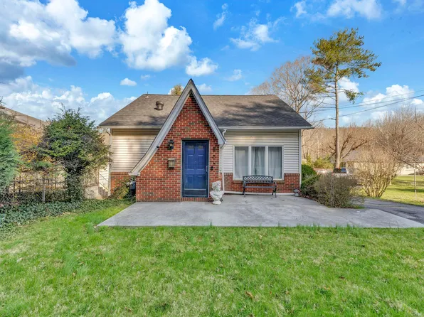 1429 Main St E, White Sulphur Springs, WV 24986