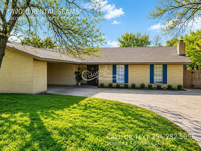 2015 Greenbrook Pkwy #A — Photo 1
