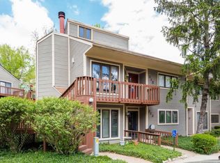 313 Crescent Spring Dr, Louisville, KY