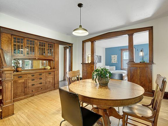 4th image of 2649 Longfellow Ave