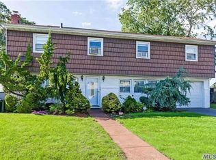 2525 Legion St, Bellmore, NY 11710