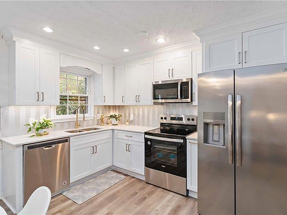 5th image of 6428 Paradise Point Rd