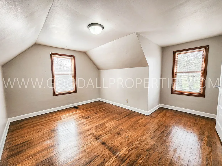 106 E Bell Ave — Photo 15