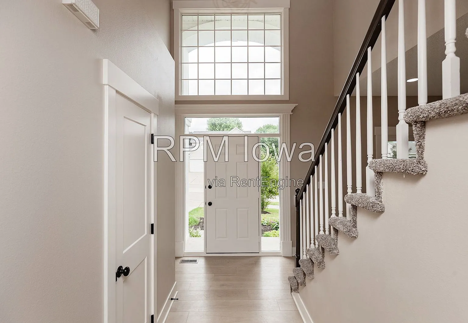 4 bed, 3.0 bath, 2190 sqft, $2,500 — Photo 3