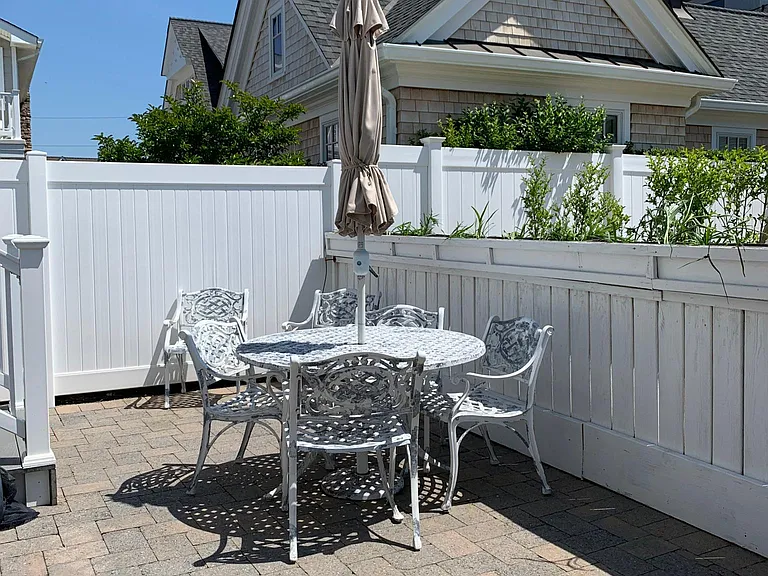 7 Kerr Ave #2 — Photo 6