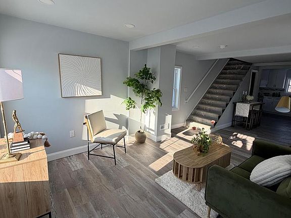 3rd image of 514 Race St