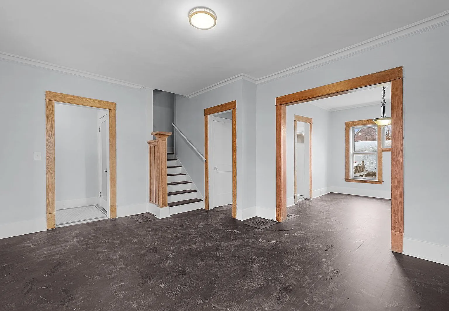 3 bed, 1.0 bath, 1425 sqft, $1,995 — Photo 2