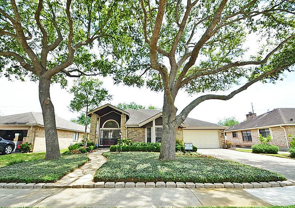 1st image of 410 E Hillary Cir