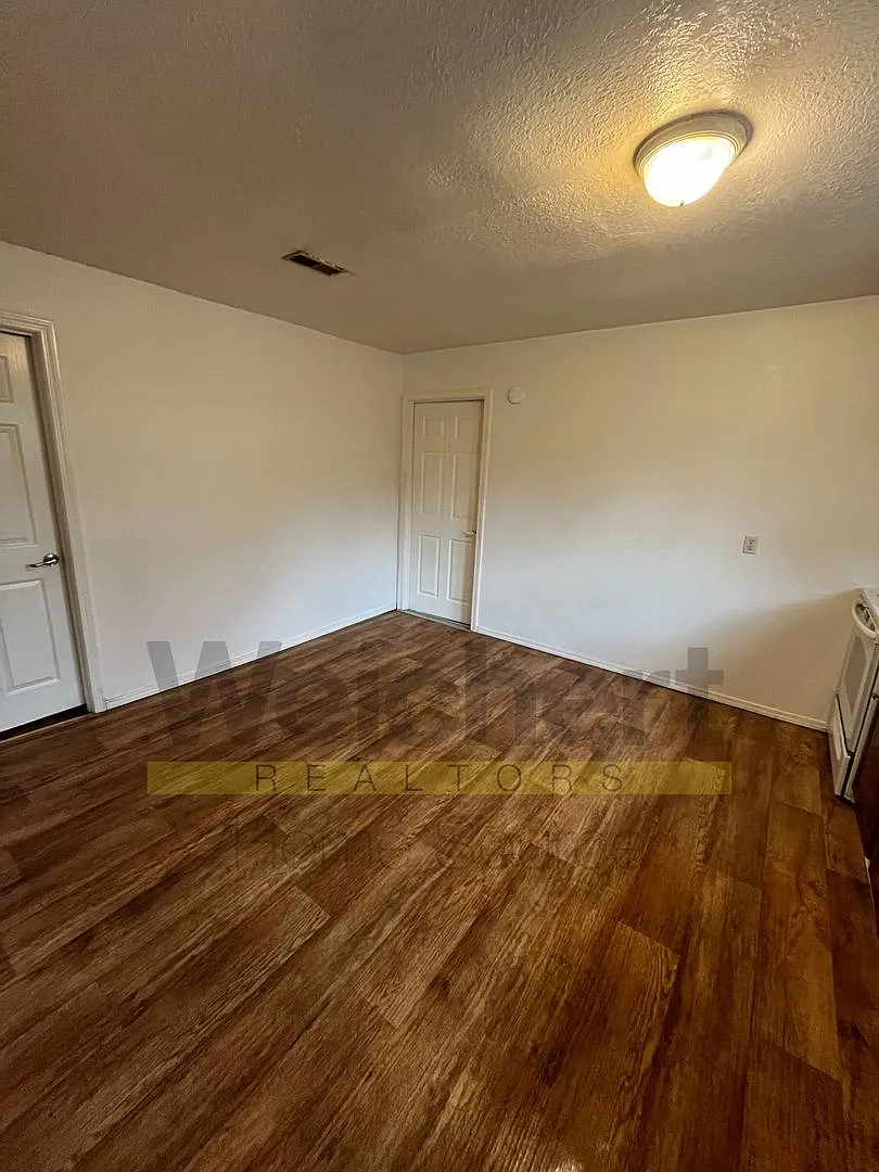 Building Photo - 1402-1404 Jones St #301/303