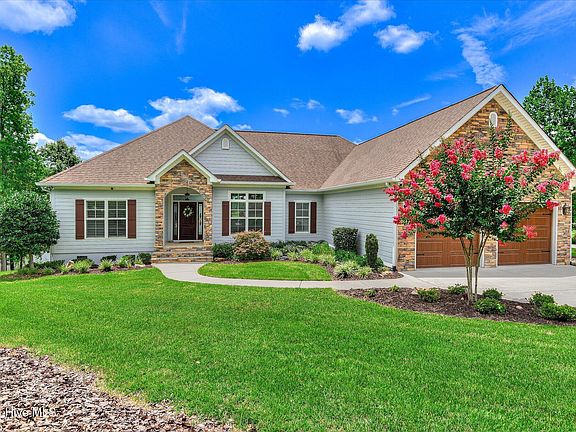2nd image of 139 Laurens Drive