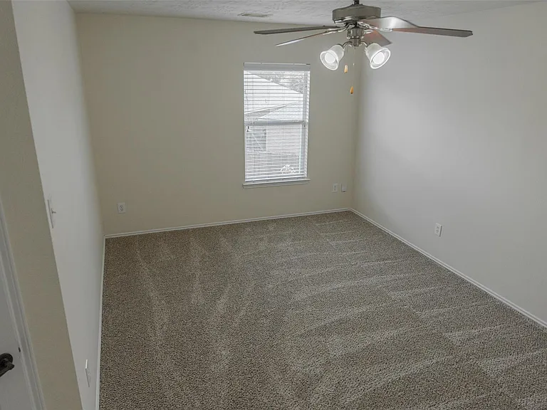 1902 Vernal Glen Cir — Photo 16