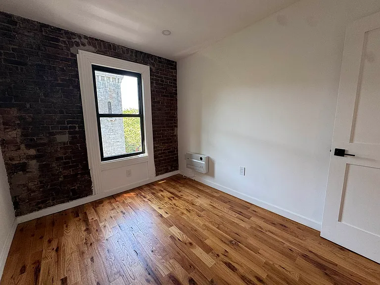 128 Montague St #4R — Photo 5
