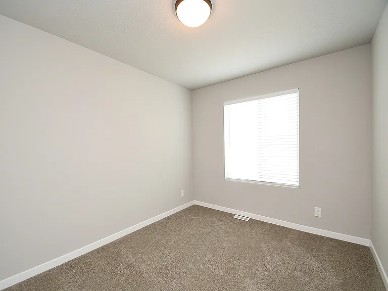 8121 S 198th Ave — Photo 23