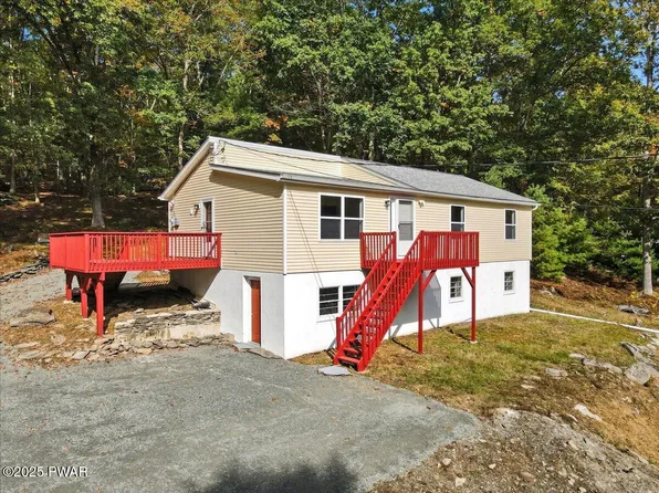 132 Petsch Ln, Shohola, PA 18458