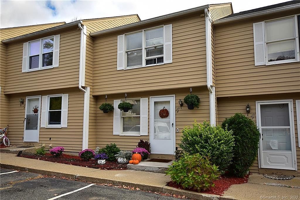 39 Edgewood St, Stafford Springs, CT 06076 Zillow