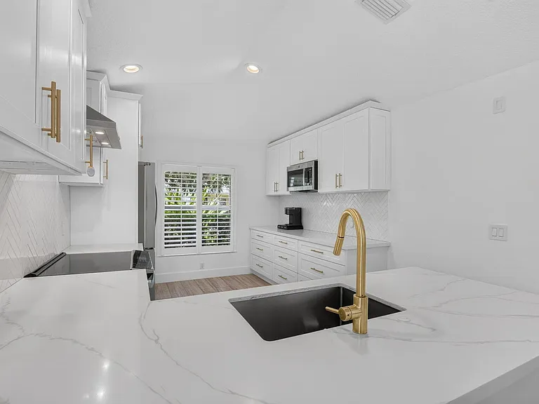 621 Anchor Point — Photo 30