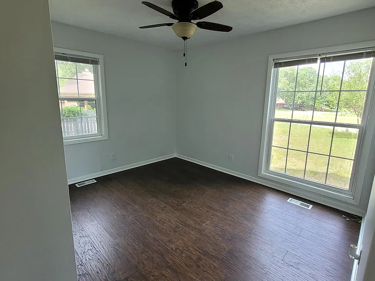 905 Benevente Loop — Photo 16