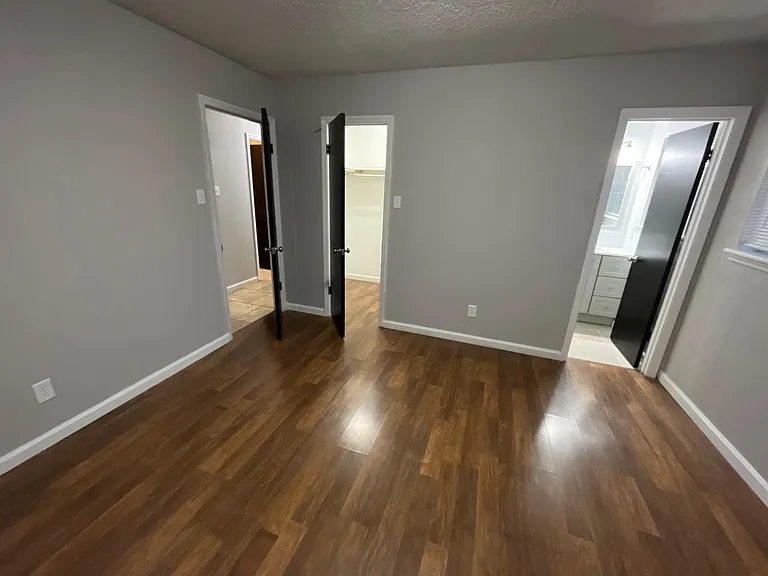 9405 Enid St — Photo 31
