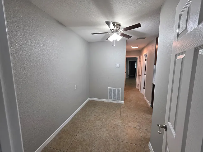 112 S Highland Ave #112 — Photo 21