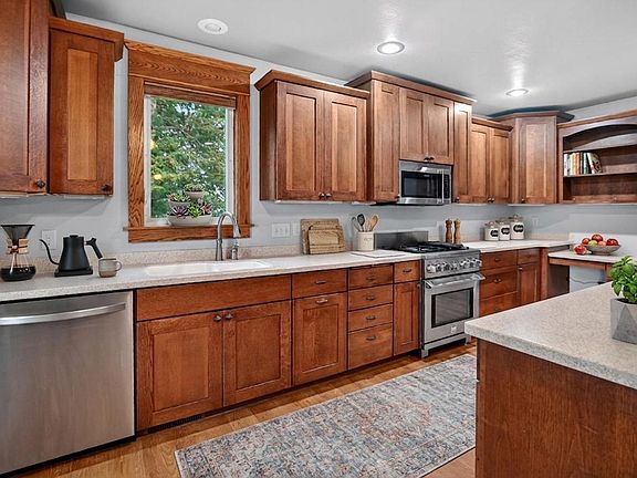 5th image of 6059 Portage Road