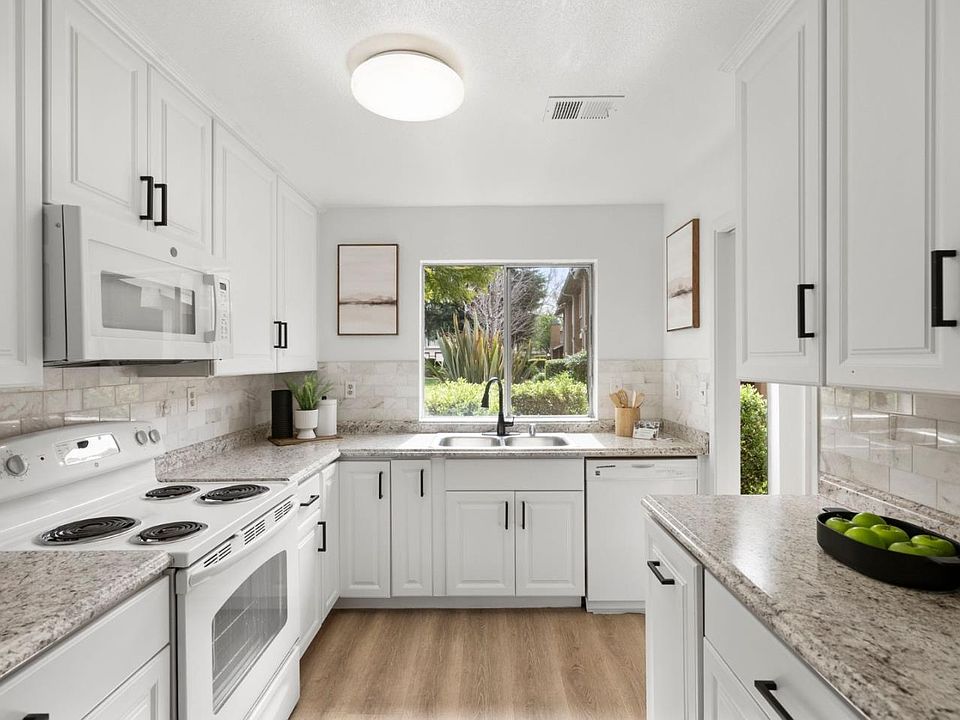 1st image of 1622 Seacreek Way