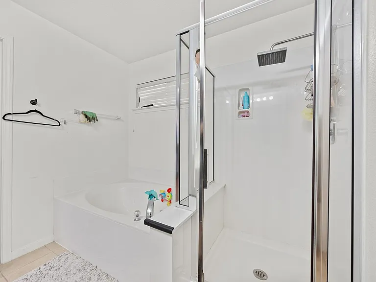 15609 Royal Dublin Dr — Photo 24