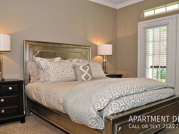 5th image of 15141 Memorial Dr #920
