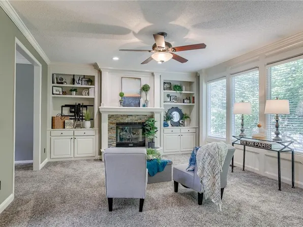 21006 W 56th Ter, Shawnee, KS 66218