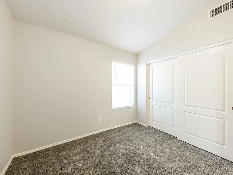 9631 W Clara Ln — Photo 13