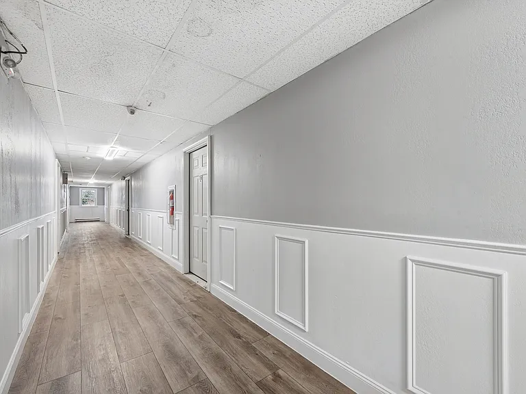 988 Cross Street — Photo 11