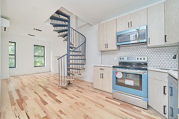 1st image of 1014 Fulton St Penthouse B