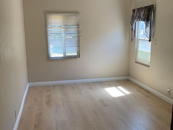 4th image of 353 Mooney Dr
