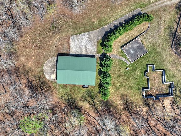 4th image of 677 Barnes Chapel Rd
