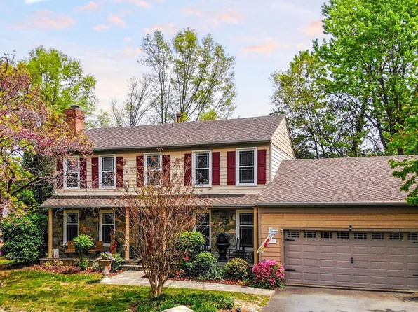 5602 Euphrates Ct, Centreville, VA 20120