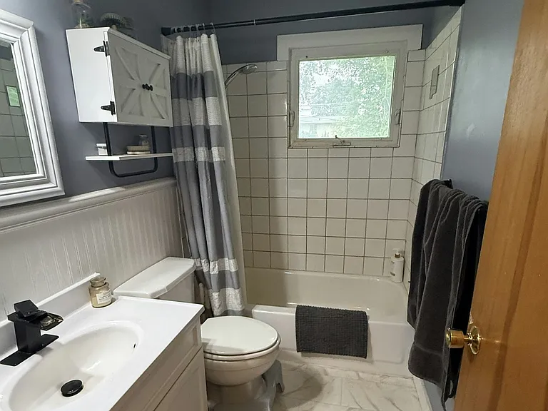 518 8th St N #A — Photo 3