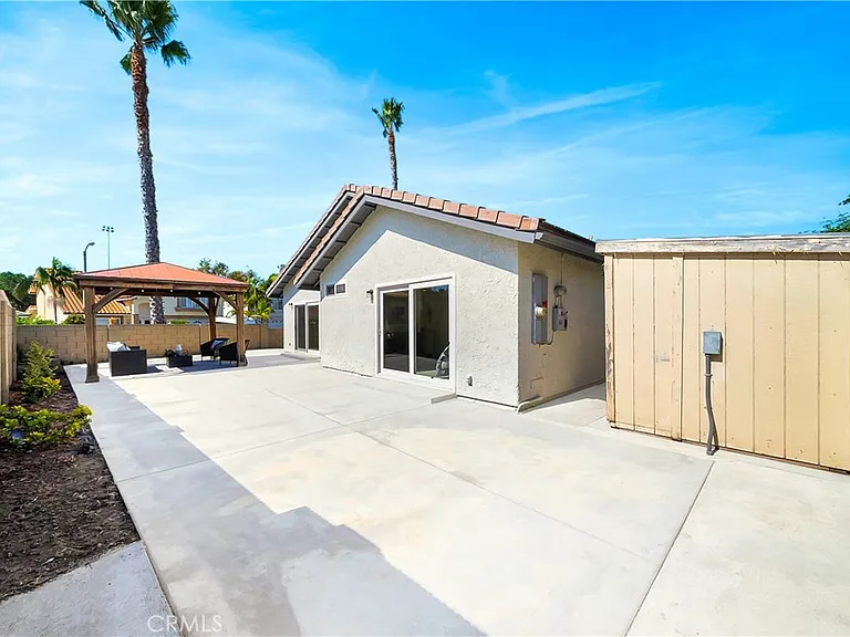 3482 Almond St — Photo 34
