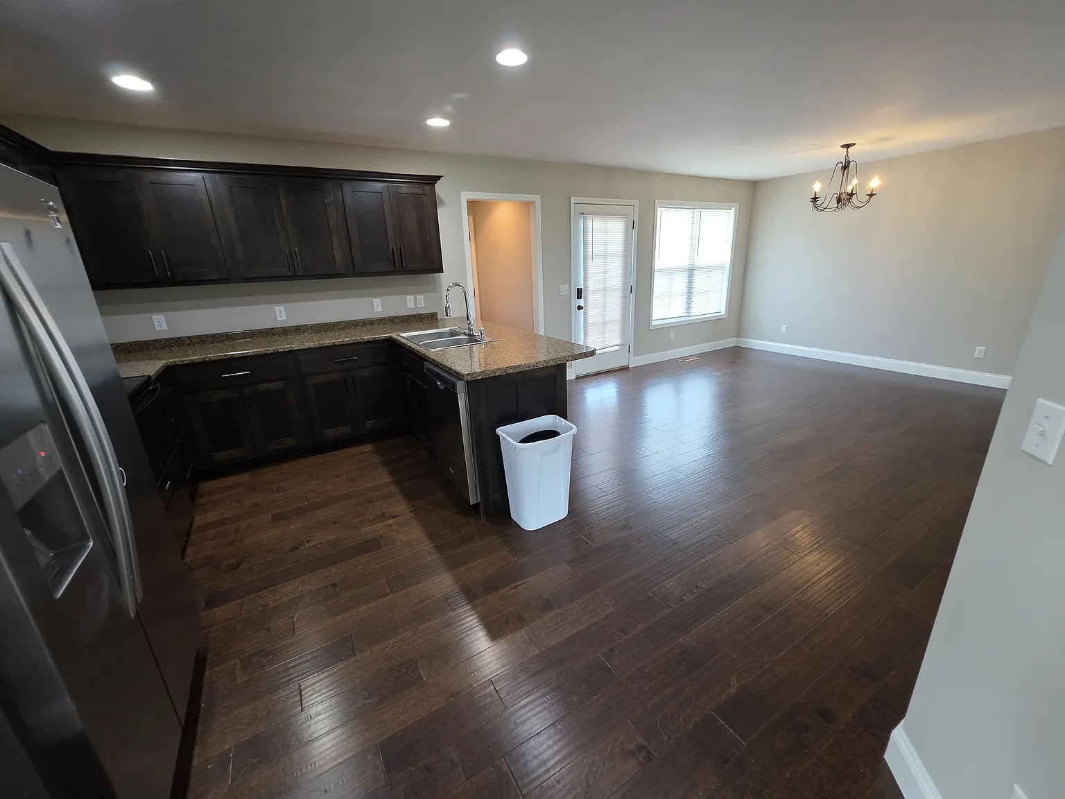 3 bed, 1632 sqft, $1,950 — Photo 4