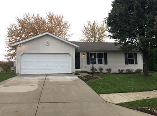 1490 Golf View Dr, Nappanee, IN 46550