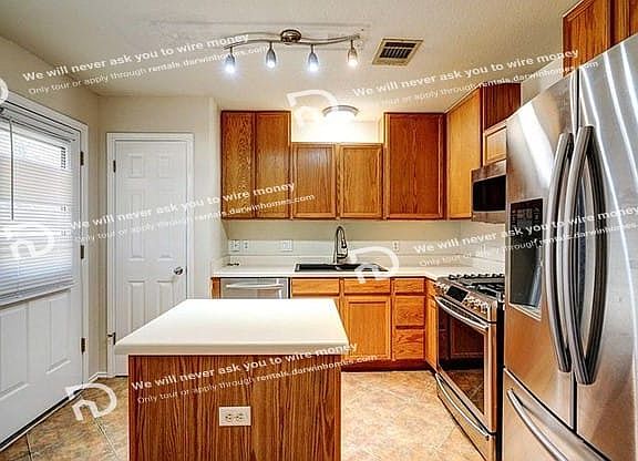 4th image of 1505 Carriage Hills Trl