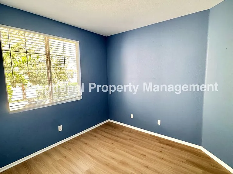 14855 Hedgerow Ct — Photo 23
